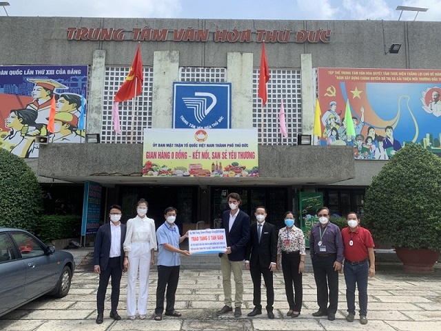 Overseas Vietnamese in Australia and friends donate rice to HCMC
